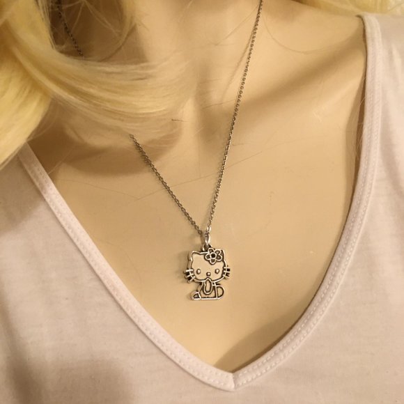 ADORABLE hello kitty cotton candy pink shorts,leather braclete and necklace set! - Picture 6 of 13